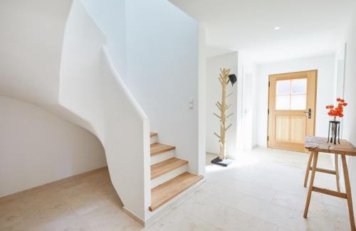 Kreuth House | Luxury Mountain View Chalet next to Tegernsee for Family & Friends - free parking