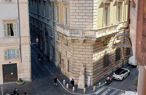 Rione VI Parione Apartment | Luxury Near Navona & Campo de’ Fiori – Stunning Views & Top Comfort!