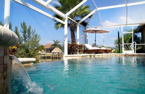 Pelican House | Luxury Newly Furnished Villa, Heated Infinity Pool/Spa, Gulf Access, free WiFi