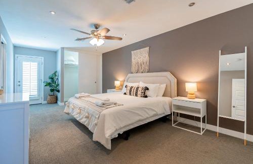 Cox Heights House | Luxury Oasis with Pool Sleeps 7 - Close to Old Town