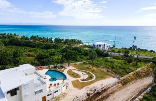 La Cienaga Villa | Luxury Oceanfront Villa with Heated Pool, Jacuzzi, AC, BBQ, Starlink Wi-Fi, Chef's Kitchen, Staff Included, Mountain Views, Near El Quemaito, San Rafael, and Los Patos Beach