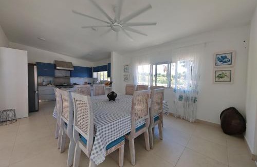 La Cienaga Villa | Luxury Oceanfront Villa with Heated Pool, Jacuzzi, AC, BBQ, Starlink Wi-Fi, Chef's Kitchen, Staff Included, Mountain Views, Near El Quemaito, San Rafael, and Los Patos Beach