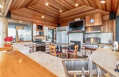 Harbour Pointe Resort | Luxury ocean/sunset view resort w/pool and spa