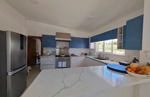 La Cienaga Villa | Luxury Oceanfront Villa - Heated Pool+Jacuzzi+A/C+Starlink+Chef's Kitchen+Maid