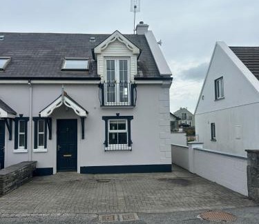Lahinch House | Luxury Oceanside Getaway