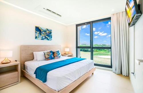 Maho Apartment | Luxury Oceanview 1BR on beach