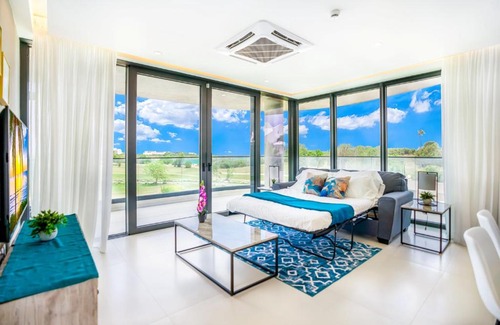 Maho Apartment | Luxury Oceanview 1BR on beach