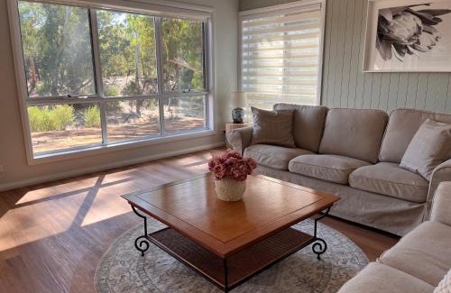 Newstead House | Luxury On Lyons