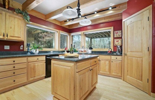 Hermosa House | Luxury on the River, Spacious Home Nestled in the Woods w/Private Hot Tub, Yard