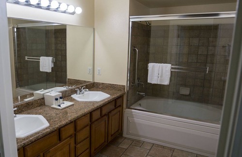 Las Vegas Resort | Luxury one bedroom and one bathroom unit with full amenities