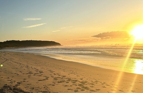 Caves Beach Apartment | Luxury, over-sized private unit, by the beach. Pet friendly!