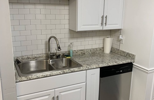 Lawrenceville House | Luxury Peacefule Bungalow Away From Home