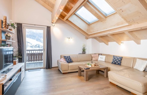 Viehhofen Apartment | Luxury penthouse with 2 balconies