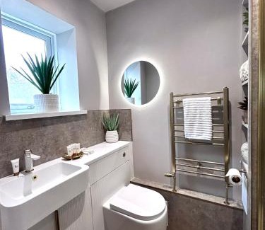 Penarth Apartment | Luxury Penarth Loft - Near Cardiff