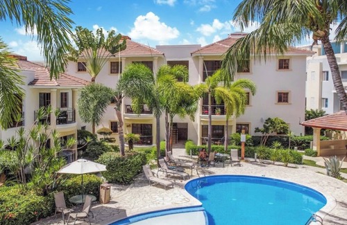 El Cortecito Apartment | Luxury Penthouse, short walk to beach and restaurants, pool, high speed wifi