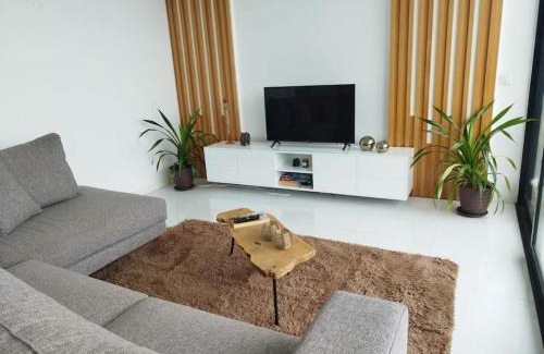 Mindelo Apartment | Luxury Penthouse with Private Pool, Ocean, City & Mountain view 6 Pers 2 BR