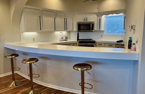 Counce House | Luxury Pickwick Lake front Villa w/sensational views & boatslip -Sleeps 9