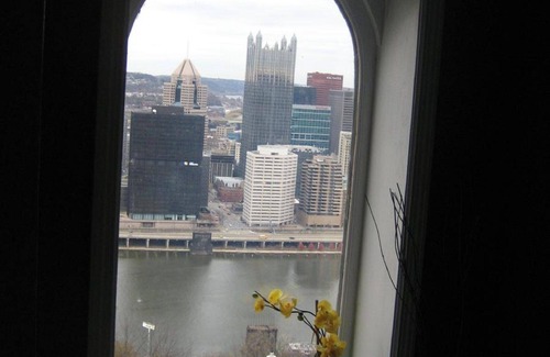 Mount Washington Apartment | Luxury Pittsburgh Grandview Ave Apt