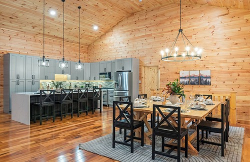 White Haven Cabin | Luxury Poconos Retreat w/Pool, Arcade, Golf Sim & More | Grand Timber