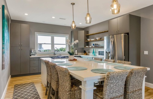 Poipu House | Luxury Poipu Beach House Sleeps 8 with Central AC