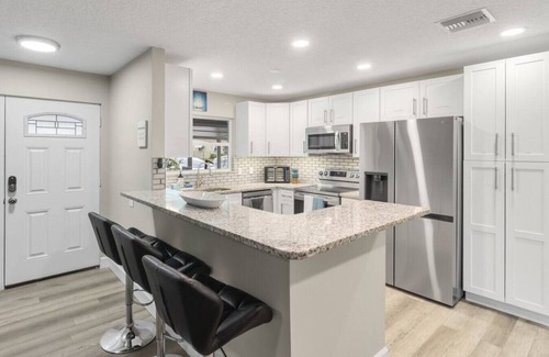Titusville House | Luxury Pool 5BR/3BA Launchpad
