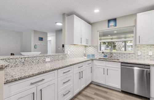 Titusville House | Luxury Pool 5BR/3BA Launchpad
