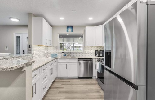 Titusville House | Luxury Pool 5BR/3BA Launchpad
