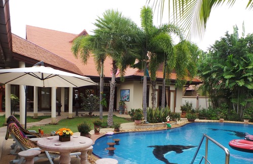 Nong Pla Lai Villa | Luxury Private Villa In A Stunning Location.pool