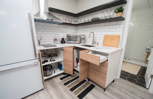 Peachtree City Apartment | Luxury Private 1 Bedroom 1 Bathroom Apartment with Gym and Washer Dryer in Unit
