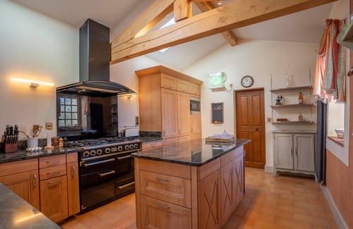 Damiatte Villa | Luxury Property in the South of France - Total Privacy Guaranteed