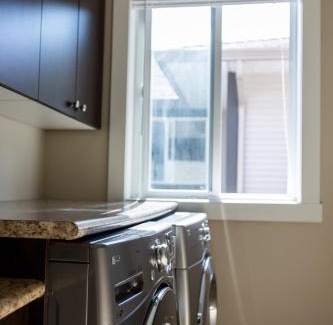 Regional District of Nanaimo House | Luxury Rainbow House with Pool Table, Oceanview
