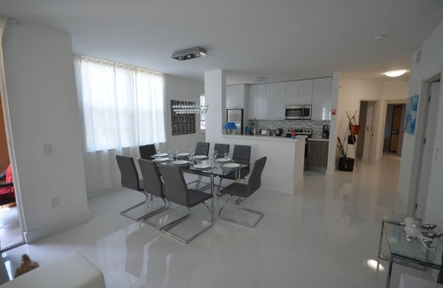 Aventura Apartment | Luxury Remodeled, 3BR, Amenities, Gated Complex, Perfect Location