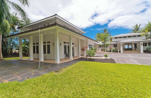 Kailua-Kona House | Luxury Retreat in Kona with Saltwater Pool