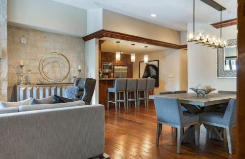 Vail House | Luxury Ritz Carlton Condo with Views