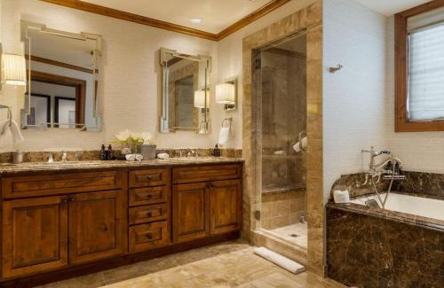 Vail House | Luxury Ritz Carlton Condo with Views