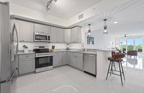 Merritt Island Condo | Luxury River Front Secluded Condo w Resort Amenities