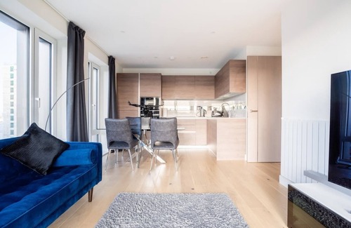 Woolwich Apartment | Luxury river side penthouse