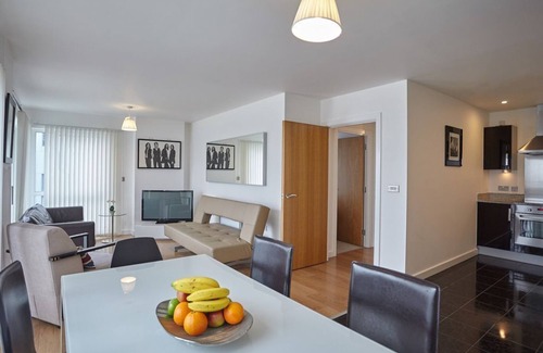 Peninsula Apartment | Luxury Riverside apartments, 3 Bedroom apartment on the river, O2, Excel