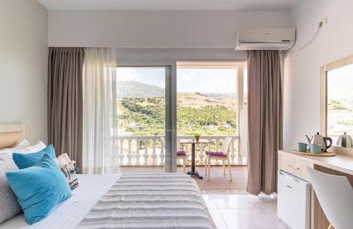 Himare Apartment | Luxury Room 2 - Vila Goro w Pool, Parking and more