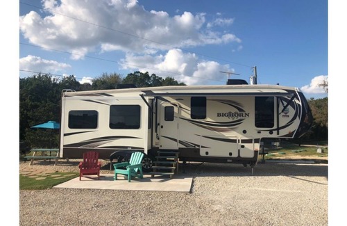 Belton House | Luxury RV Resort - Pool - Lodge - Recreation - Community