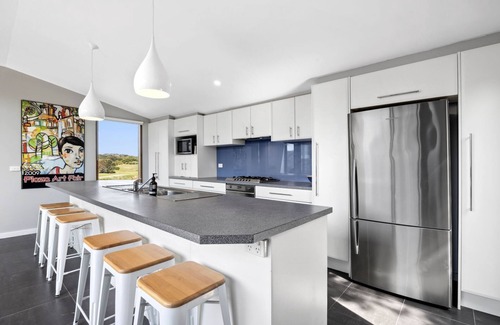 Torquay House | Luxury Sands Golf Escape with Pool and Views