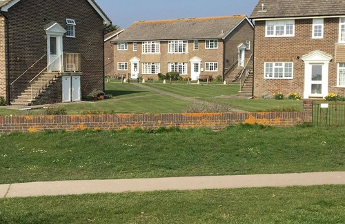 Ferring Apartment | Luxury Sea View Apartment. Sleeps 4. Direct beach access