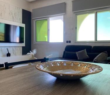 Bni Makada Apartment | Luxury sea view apt tanger with Swimming pool