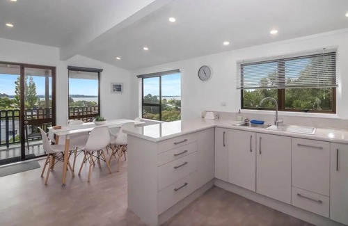 Manly House | Luxury Sea-View Escape