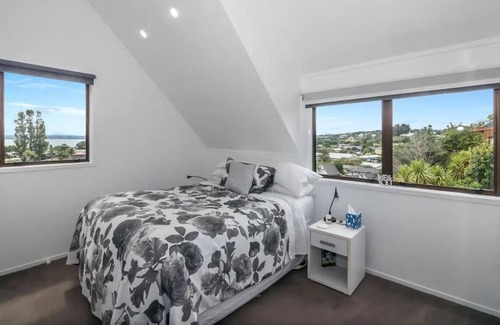 Manly House | Luxury Sea-View Escape