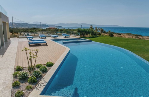 Pefki Villa | Luxury sea view villa surrounded by natural beauty