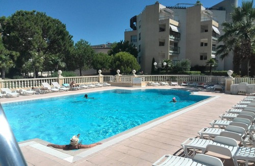 Cros-de-Cagnes Apartment | Luxury Seafront Apartment With Large Private Garden