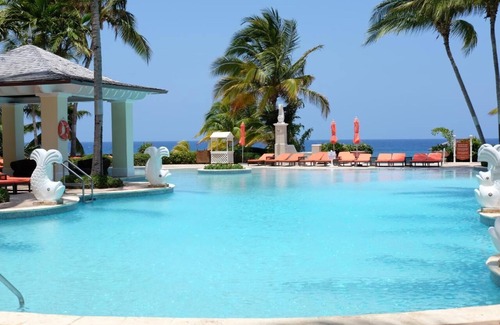 Rhyne Park Village Apartment | Luxury Seaview Apartment