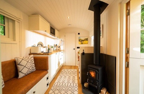 Clachan of Campsie Apartment | Luxury Shepherd's Hut Near Glasgow