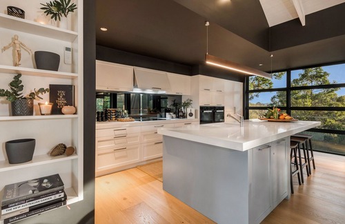 Shoreham House | Luxury Shoreham Property Coastal/Rural Views & Pool, Close to Wineries & Beach